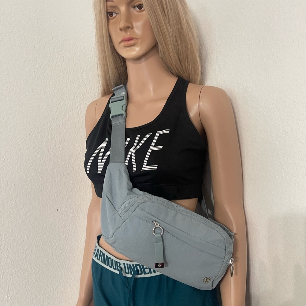 Lululemon On The Beat Belt Bag* 4.5L Blue Cast - Picture 11 of 16